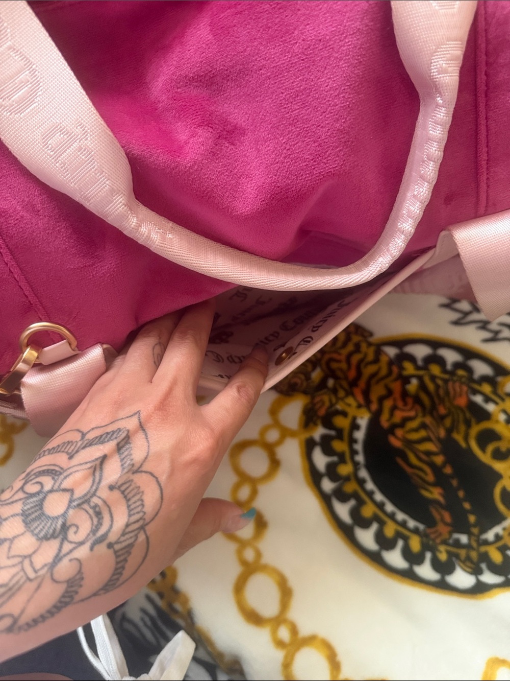 Juicy Couture Hot Pink Travel Duffle - Picture 4 of 5